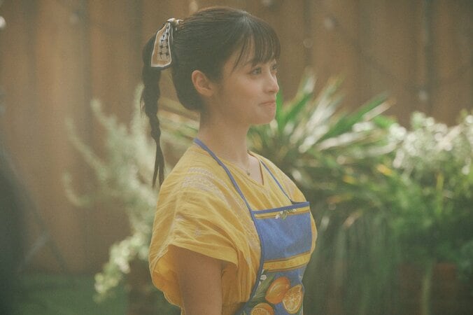 緑(橋本環奈)と西上(チェ・ジョンヒョプ)の“キュンとする身長差”に注目 ABEMAオリジナルドラマ『バカンスの法則』KV第2弾が解禁 4枚目