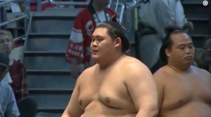 【写真・画像】「懸賞の数が凄まじい」「数えるのを断念した」新横綱が受け取った分厚いご褒美が二度見必至「凄すぎる」「えっぐ」　1枚目