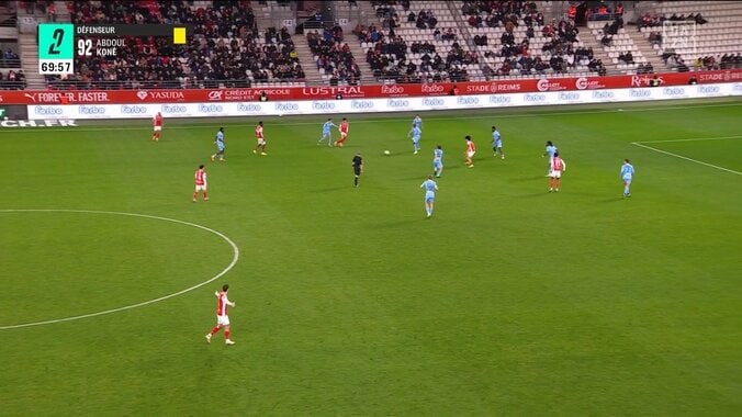 一体何が起きた？中村敬斗、混戦で転がりながらの“ラストパス”が脚光「もうアシストでいいだろ」「何度見てもわからない」 5枚目