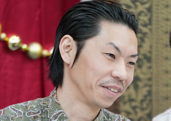 【写真・画像】呂布カルマ、ふわふわ暴れん坊バストグラドルのビキニ姿に釘付け　1枚目