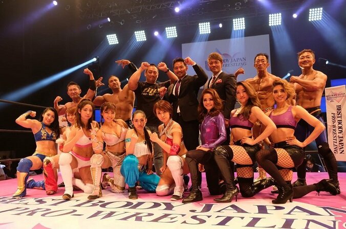 グラドル・白川未奈、プロレスデビュー「痛いし気持ち良い」　“筋肉アイドル”才木玲佳に玉砕される 4枚目