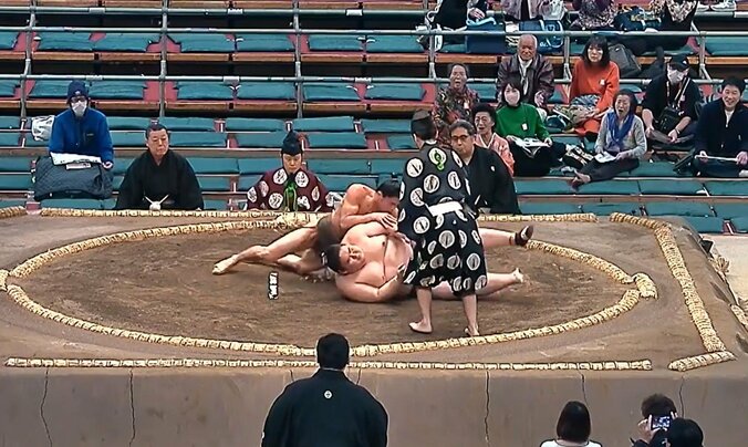館内を沸かせた山藤