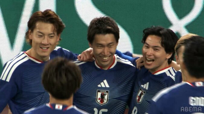 先制点を喜ぶ鎌田大地