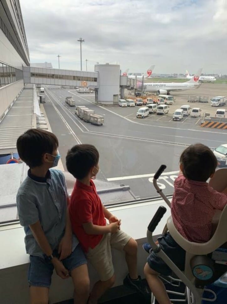  小倉優子、息子達と2泊3日の旅行を満喫「飛行機に大興奮だった」 
