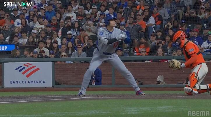 【写真・画像】大谷翔平が叫んだ…！体に迫るボールに思わずリアクション 緊急回避で見せた“一瞬の表情”にも注目　1枚目