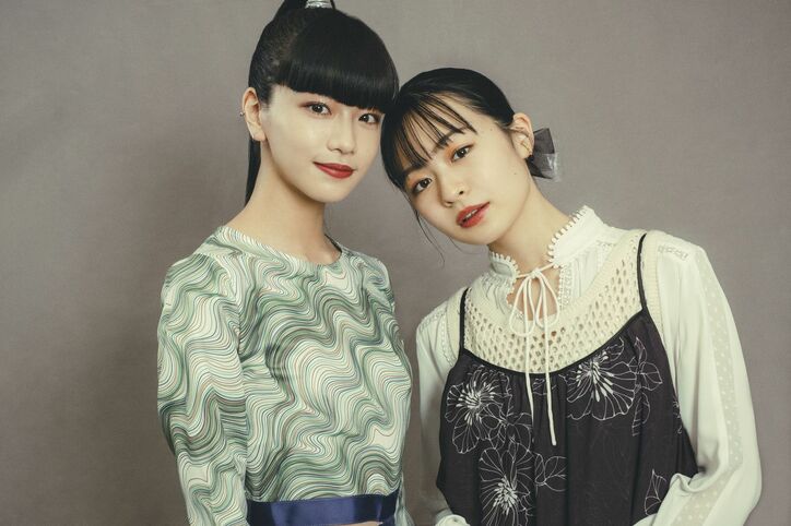 莉子×Hina、映画『牛首村』で初タッグ!『月オオカミ』から2年、違うフィールドで活躍してきた2人の現在地