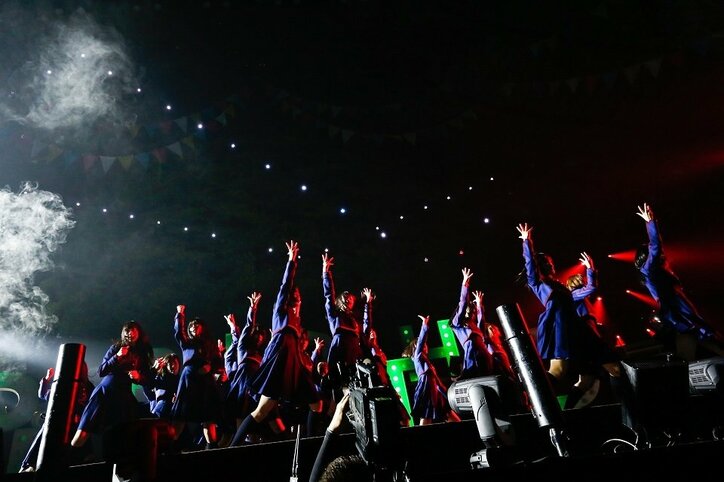 「なんでもなかった４月６日が、特別な４月６日になりました」欅坂46、全26曲披露のデビュー1周年ライブを開催 1枚目