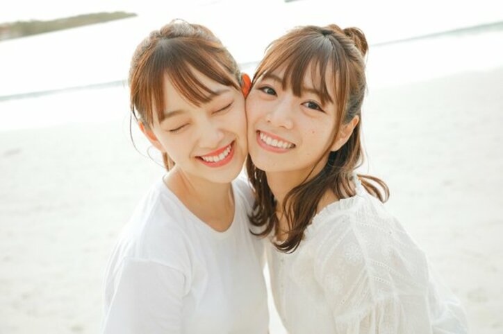 素の表情も満載!乃木坂46初の旅行ガイドブックが発売決定 