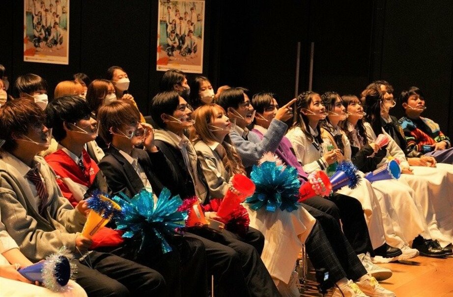 ノンスタ井上&『今日好き』メンバーが日本代表コスタリカ戦パブリックビューイングイベントに登場！初体験の“本田解説”に驚き