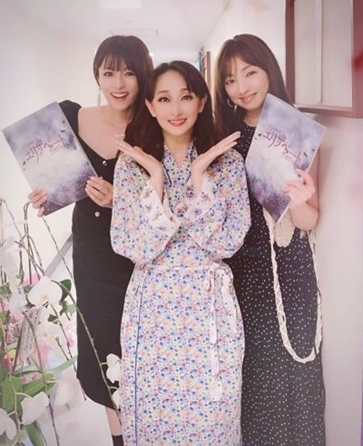 花總まり 深田恭子と白羽ゆりとの 初めての 3ショット 目の保養 すごい の声 話題 Abema Times