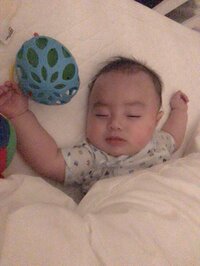 川崎希、5ヶ月の息子のためベビーモニターの購入を検討　夫アレクも賛成