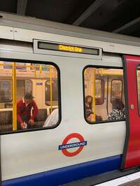 おばたのお兄さん『ロンドンの地下鉄、日本との違い』