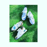 神田うの『ホワイトスニーカー』