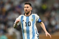 【映像】メッシが得点王争い単独トップ！ W杯史上2つの偉業も記録