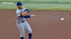 ため息出るほど上手すぎる！山本由伸の窮地を救った“ベッツのゲッツー”に反響　一切無駄のない動きで間一髪ダブルプレー「完璧」「かっけ！」ファン絶賛