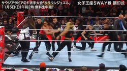女子レスラー、男子警備員を場外に“ぶん投げちゃう”暴挙！ 衝撃シーンに「投げてる！」実況絶叫