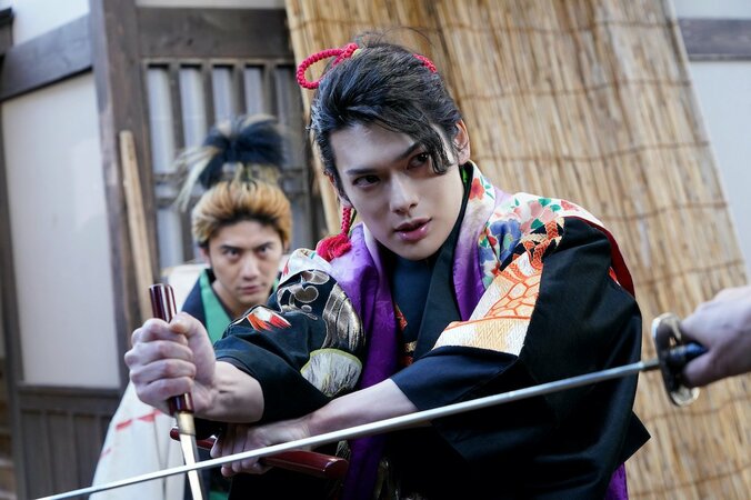 鈴木拡樹・安井謙太郎・崎山つばさ・鈴木絢音ら大集結『死神遣いの事件帖 -傀儡夜曲-』場面写真 6枚目