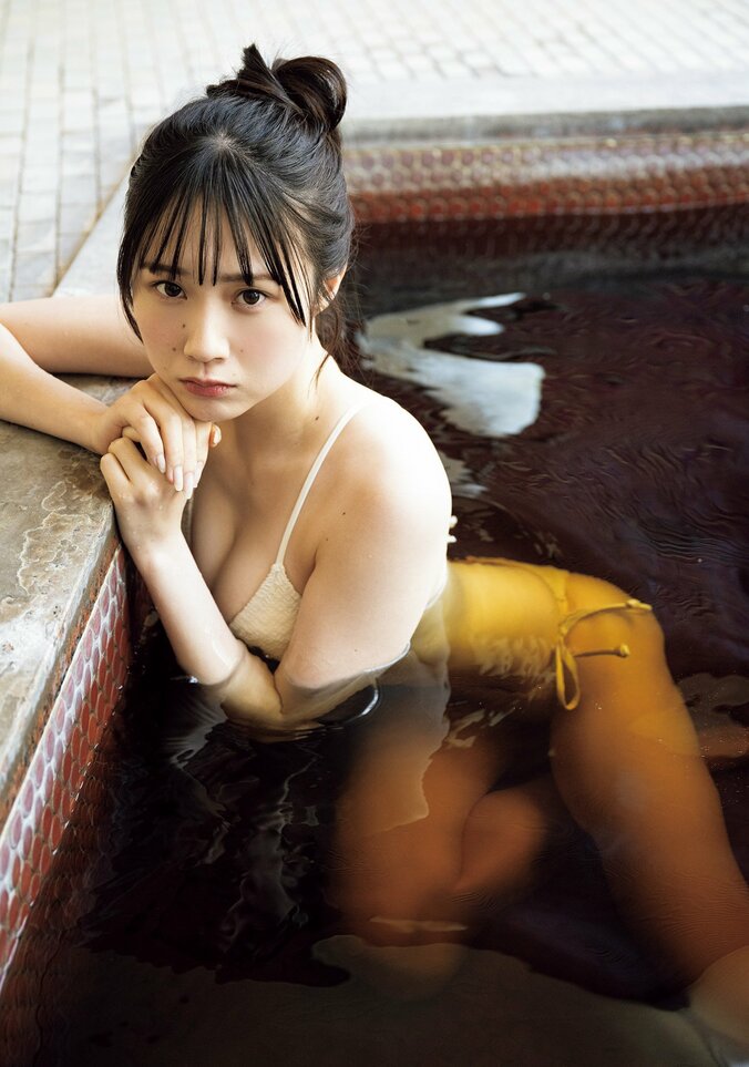 ideal peco・菅谷夏子、“極上ボティ”を風情ある旅館で存分に披露 『旬撮GIRL Vol.27』から誌面カット 4枚目