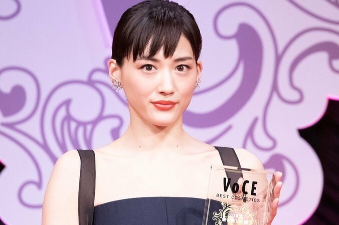 綾瀬はるか、クリスマスを男性と過ごすなら「お兄さんタイプ」が希望 1枚目