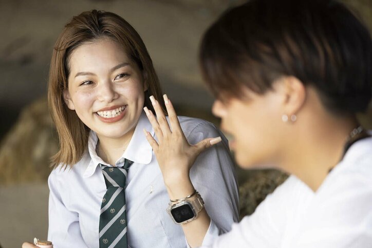 緊張をほぐす自然なスキンシップ…そらの大人の余裕に年下女子胸キュン『恋ステ in the Resort』#1