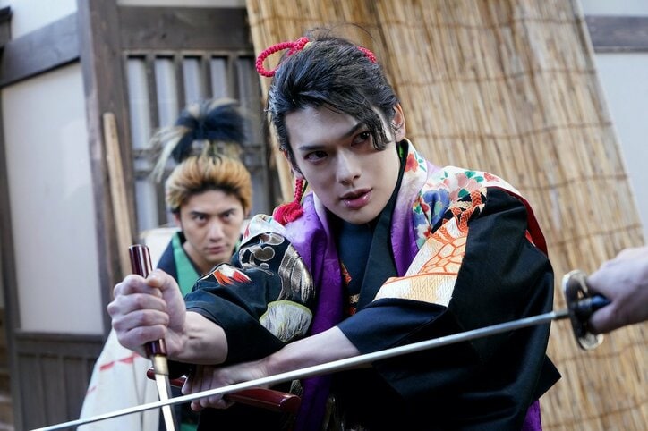 鈴木拡樹・安井謙太郎・崎山つばさ・鈴木絢音ら大集結『死神遣いの事件帖 -傀儡夜曲-』場面写真