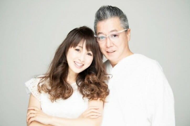 渡辺美奈代、25回目の結婚記念日を迎え夫婦ショットを公開「仲良く 