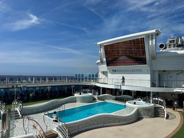  はあちゅう氏、子連れクルーズの驚きの金額を公開「100万円くらい払っていく旅行ってイメージ」 