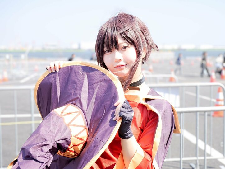 [Photos/Images] "Taking Photos Without the Hat Was Unexpected (LOL)" - Turning a Mishap into Charm with Megumin Cosplay from 'KonoSuba' 16th