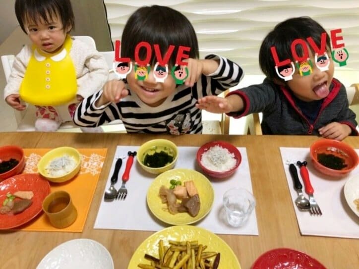 大渕愛子弁護士、子ども達との食事風景に「明るい食卓」「良いねぇ3兄妹」の声