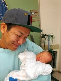 川島章良（はんにゃ）『初めての抱っこ』