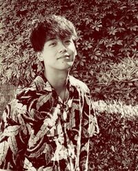 「無理かっこいいすき大好き！」竹内涼真、セピア調のイケメンショットを公開しファン興奮