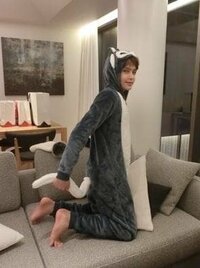 デヴィ夫人、孫・キランくんの“着ぐるみ”写真を公開「イケメン過ぎ」「可愛らしい」の声