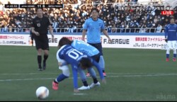 吉田沙保里がサッカーで再び大暴れ！“強烈タックル”を香川真司にかましレッドカード「姉御仕事したな」「最高のシナリオw」話題沸騰