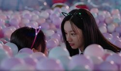 学園祭の夜にキスしそうな距離で見つめ合い…美人JKによる美しい告白シーンがSNSで話題沸騰「恋愛ドラマにしか見えない」