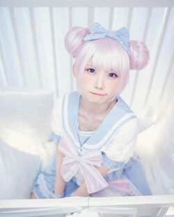 「女神降臨」「すごい透明感」えなこ、清純な魅力あふれる制服ショットにファン悶絶