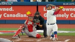 「止めたスイングであそこまで飛ばす？」まさかの飛距離でヒット→120キロの巨漢を揺らしながらの全力疾走にファンもきゅん「可愛すぎかよw」