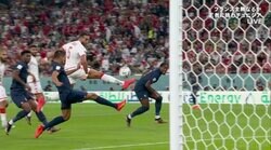 幻ゴールのオフサイド映像より「美人よもう一度」微笑む女性サポーターにファンが「かわいい」と釘付け