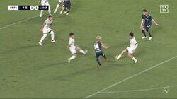 「鳥肌立った」痛めた足で振り抜いた豪快ゴラッソ！「いい振り足」「トラップがよかった」劣勢をはね返す魂の弾丸シュートに脚光