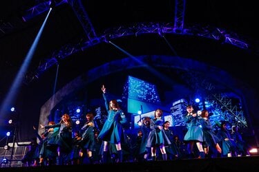 欅坂46、笑顔と涙あふれたラストライブで5年間の歴史に幕 新たな坂を駆け上がる“櫻坂46”が誕生 | エンタメ総合 | ABEMA TIMES |  アベマタイムズ