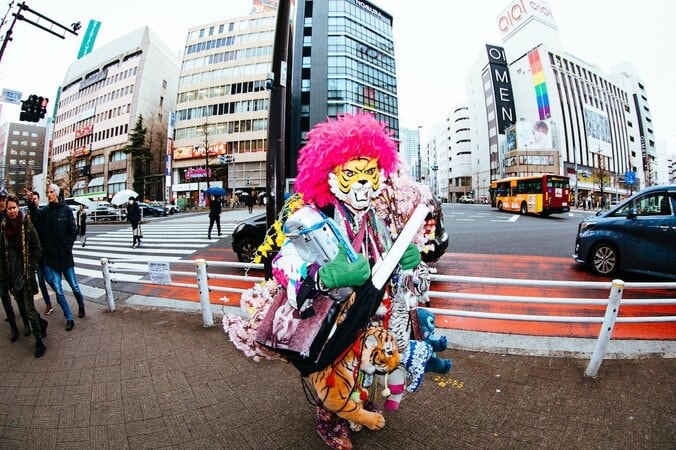 トラになって45年！キミは新宿の名物新聞配達人“新宿タイガー”を知っているか！？Love＆Peaceな直撃インタビュー 6枚目