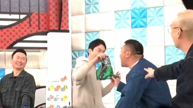 「体育座りしたら結構見える」かまいたち濱家、小学生で初めて穿いたトランクス公開「みんなが一番最初に通るトランクス」 3枚目