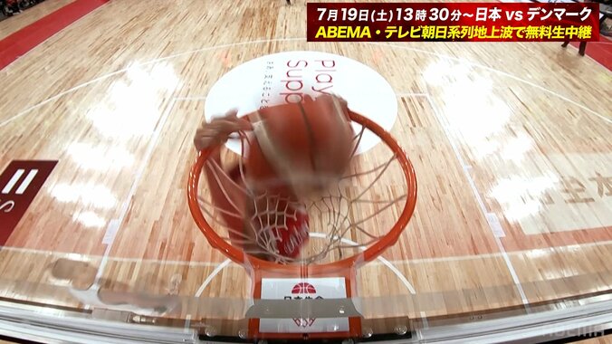 豪快な“両手ダンク”にアリーナ沸騰！「マジで痺れた」「気持ちいい」「かっこいいわー」日本バスケ期待のSFジェイコブス晶がリングに叩き付けた瞬間 2枚目