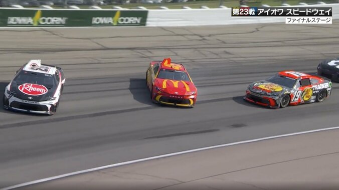 トヨタトヨタトヨタ…米レースで“3台全てトヨタの同士討ち”も「よく皆避けましたよね」放送席も唸った後続の“神回避” 3枚目