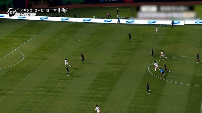 騒然！ 鎌田大地の“神パス”が「世界トップレベルだ」「うますぎる」浮き球でメキシコを切り裂いた瞬間「そこ通すのか」 3枚目