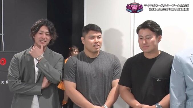 今井達也投手（写真左）と平良海馬投手（同中央）、渡部聖弥外野手（同右）