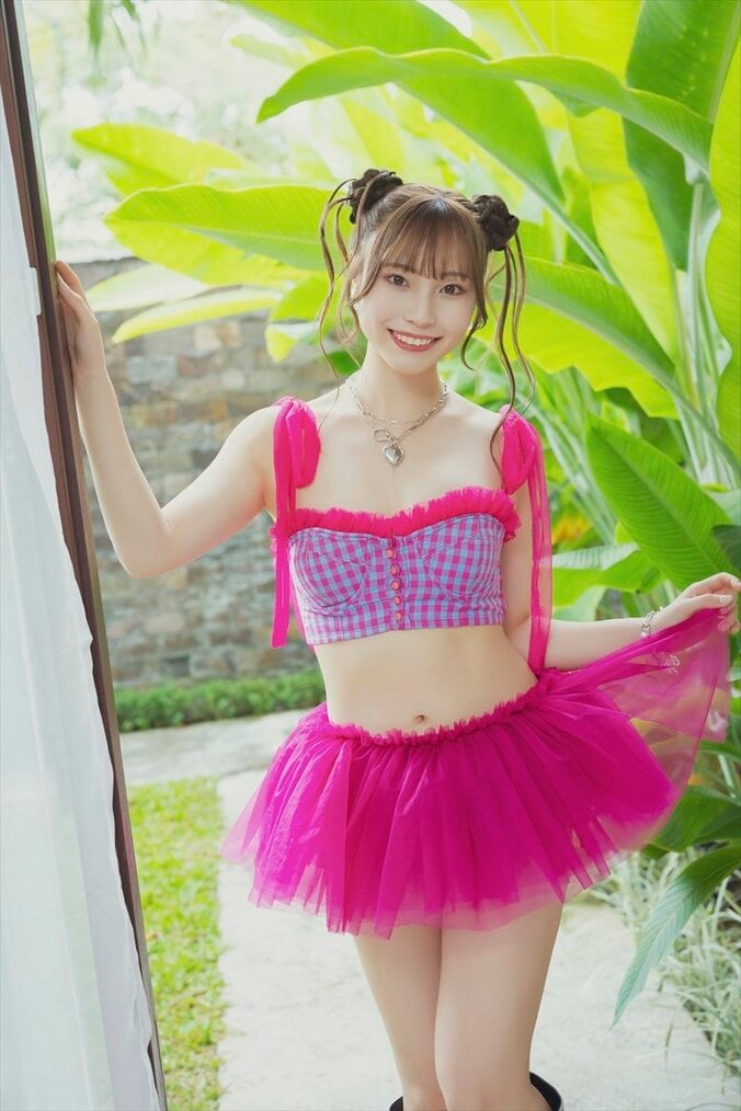 川越紗彩1st写真集『なんとかなるなる』先行カット