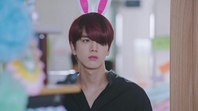 THE BOYZ・ヨンフン演じるギョンウの“ウサギの耳”に「可愛すぎる！」の声 韓流ドラマ『恋愛革命』 1枚目