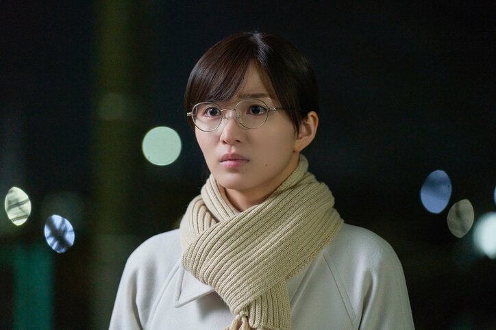 【写真・画像】本郷奏多、人生初の彼女を息遣い荒く押し倒すも…まさかの反応に唖然「え…」『アイのない恋人たち』　3枚目