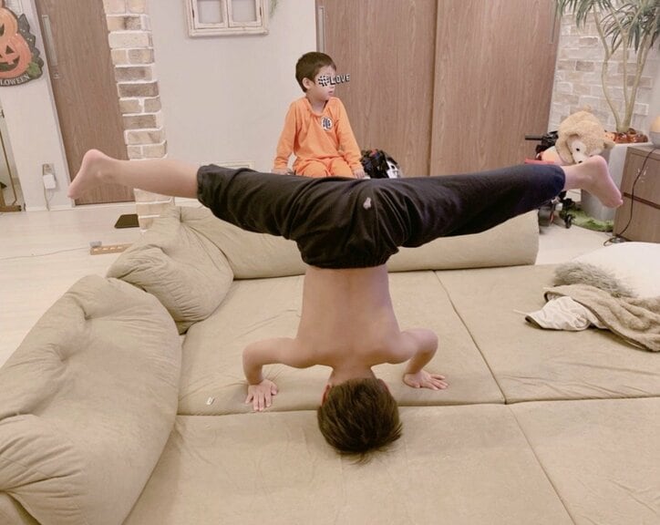 辻希美、体操を学ぶ息子の三点倒立姿を公開「凄い成長です！！」