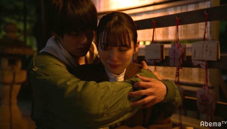 航太（佐野勇斗）が芽衣（飯豊まりえ）をバックハグ！感動の胸キュン展開から一転、明らかになった残酷な運命「僕だけが17歳の世界で」第6話